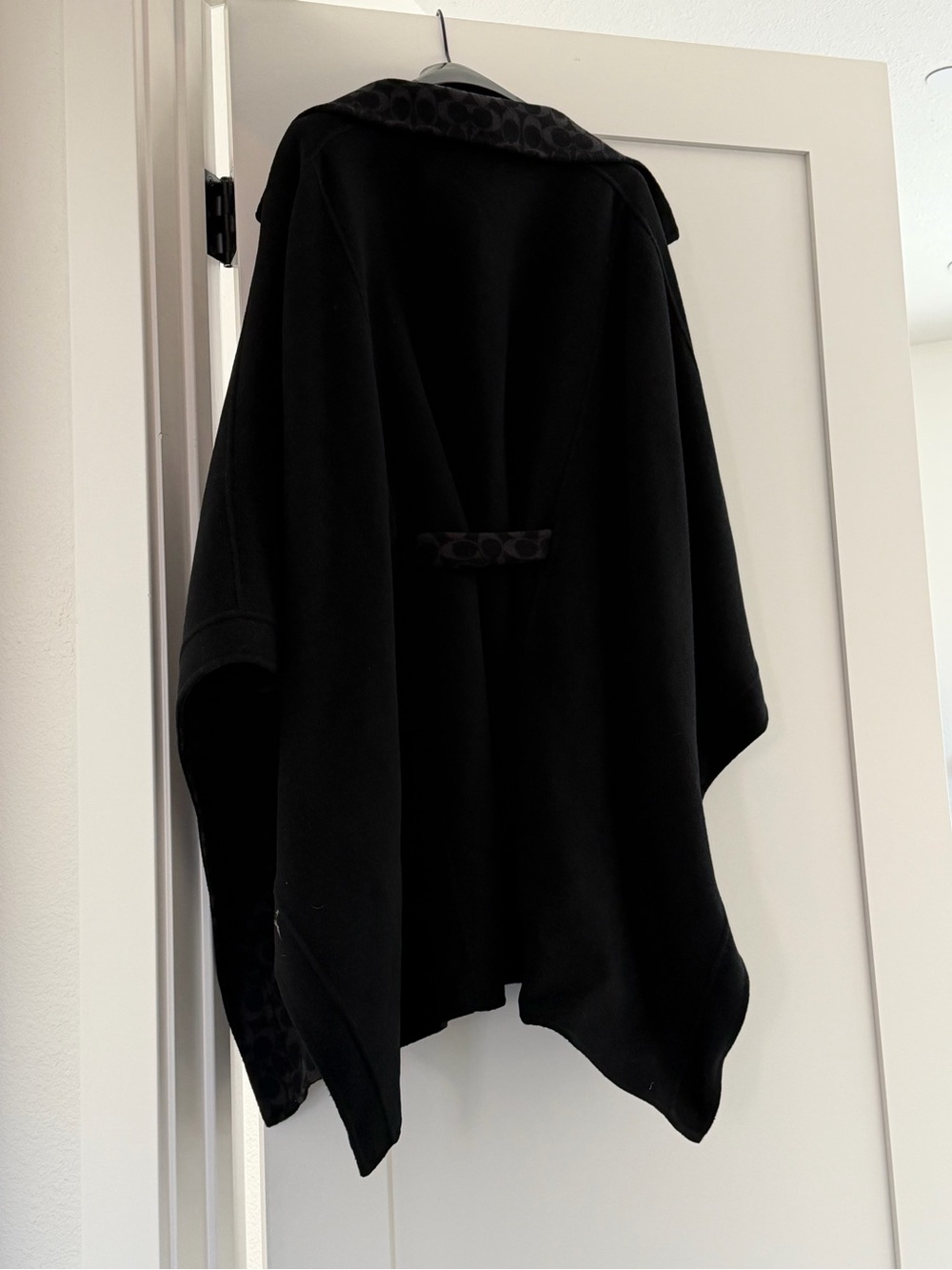 COACH Black Wool-Blend Reversible Cape with Signature 'C' Lining- size is M/L - Picture 3 of 4